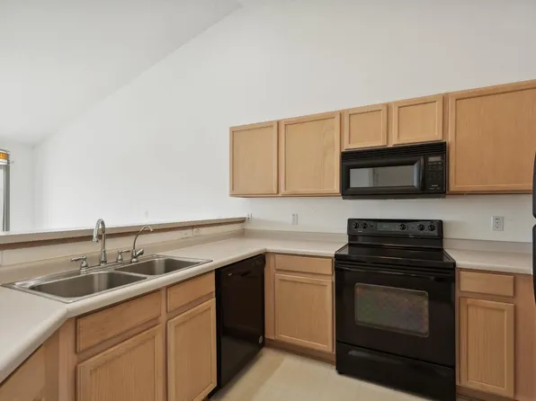 2152 Newbury Ln, Delavan, WI 53115