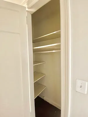 Rented by Zjama Realty Corp | media 21