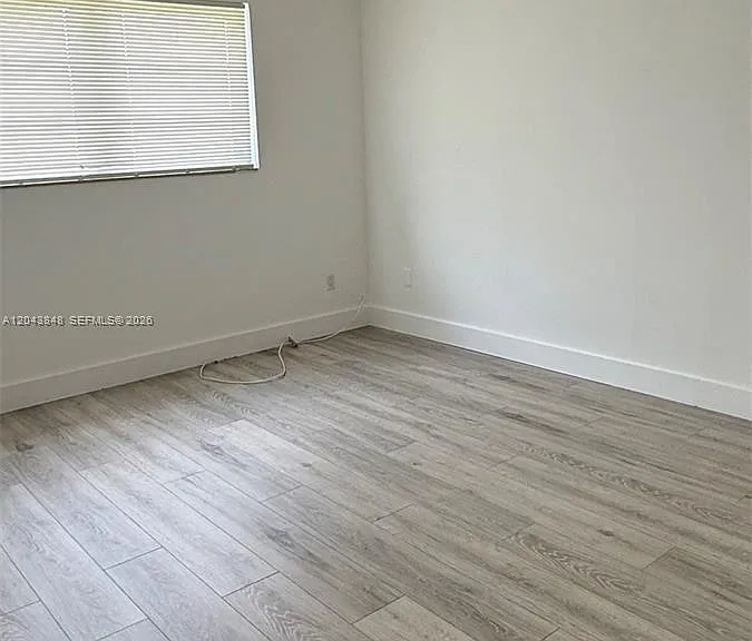 411 SE 10th St #3 — Photo 2