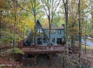 128 Forest Dr, Lords Valley, PA 18428
