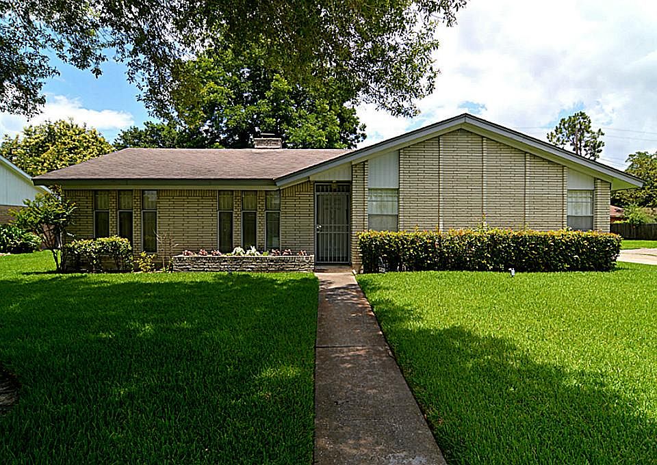 1st image of 5302 Trail Lake Dr