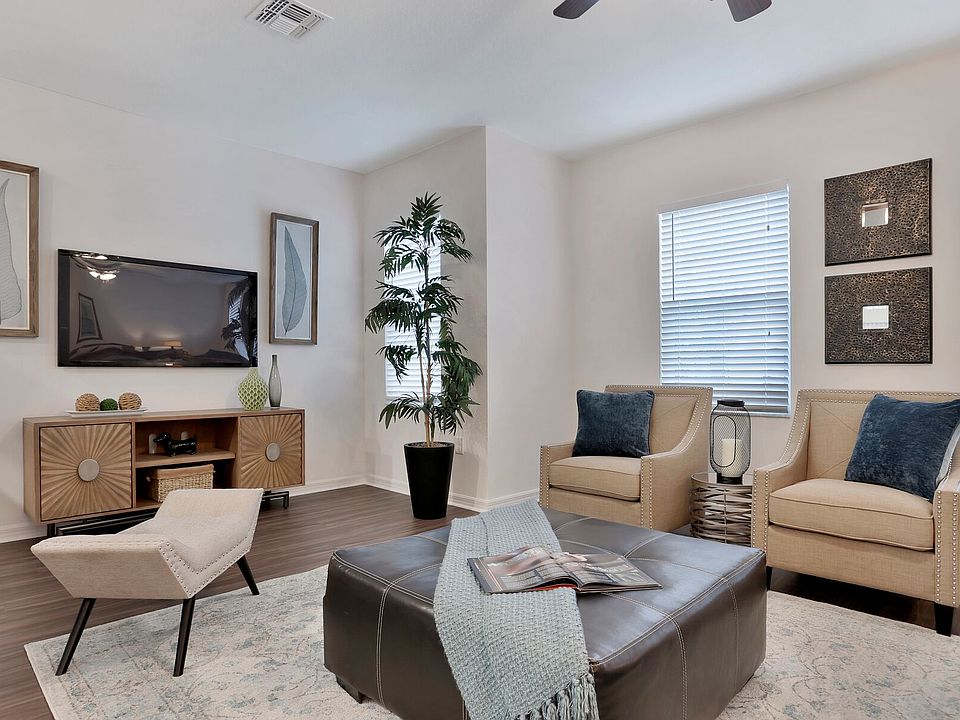 Live and host comfortably with this spacious floor plan