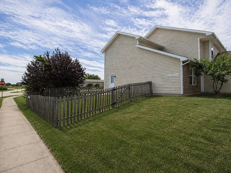 1401 Bodie Dr — Photo 24