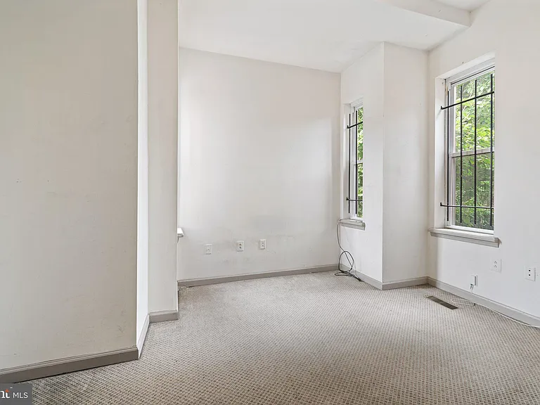 2116 N Carlisle St — Photo 17
