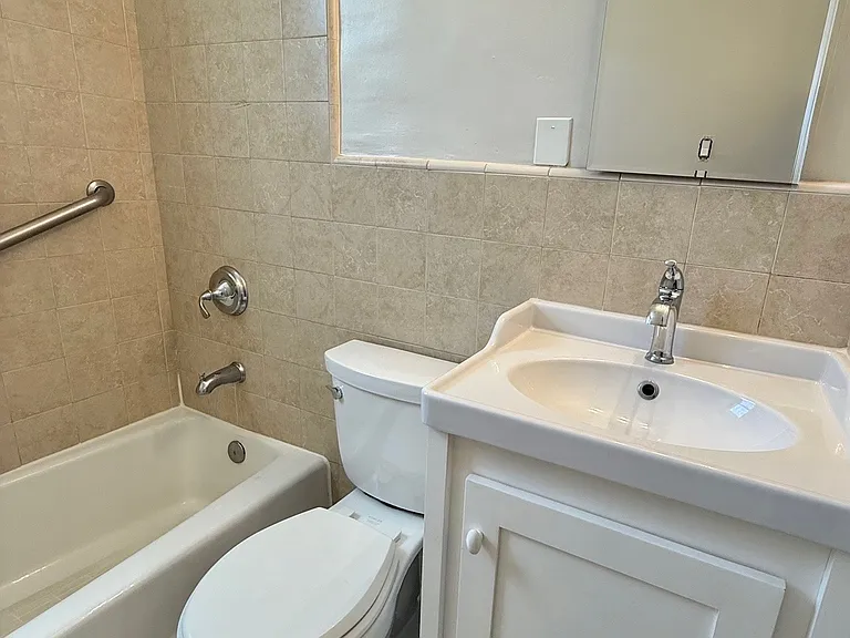 820 E San Antonio Dr — Photo 6