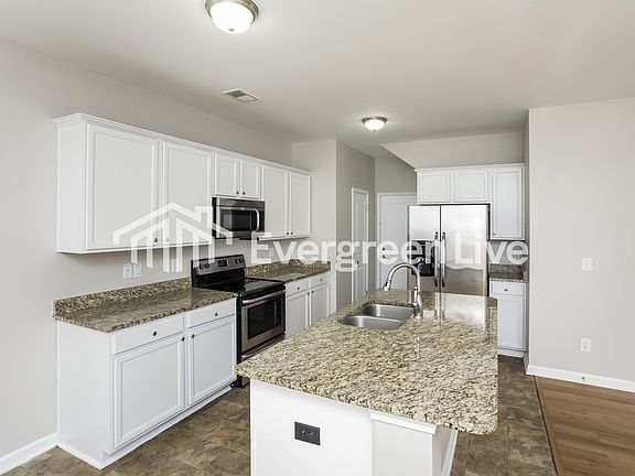 5th image of 212 Megan Ln