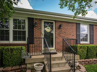 6917 Beard Ct, Louisville, KY 40228