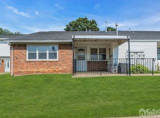 9 Galewood Dr, Matawan, NJ
