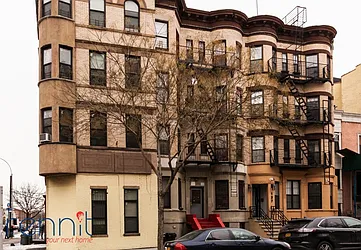 Rented by Rennit Inc.