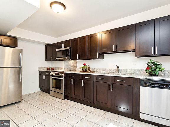 2nd image of 808 Bellows Ave