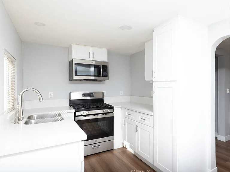 5286 Odell St #C — Photo 7