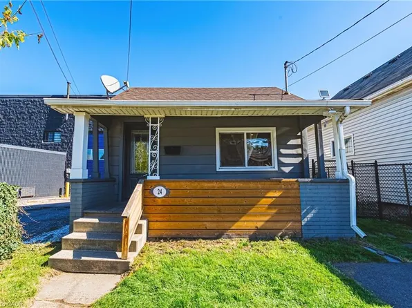 24 Rowanwood St, Hamilton, ON L8L 7H3