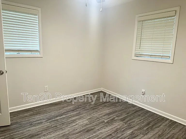 817 Ragland Ct #2 — Photo 7