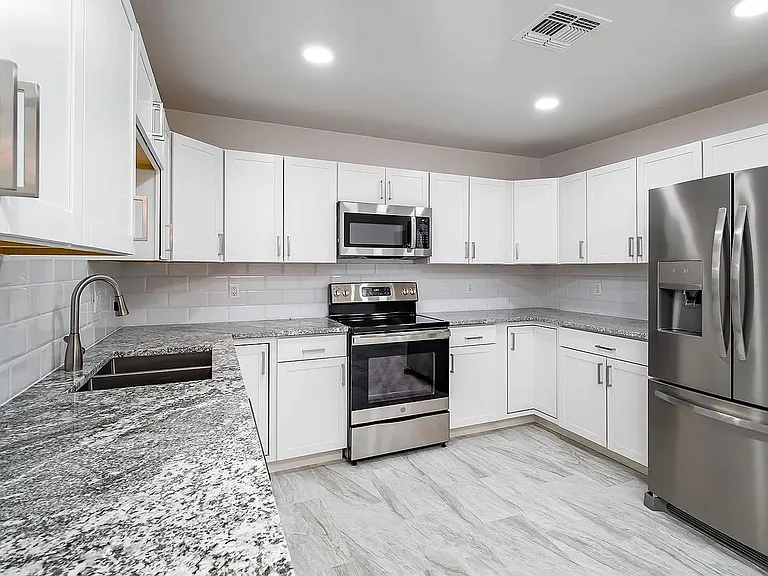1017 E. West Circle Dr. — Photo 6