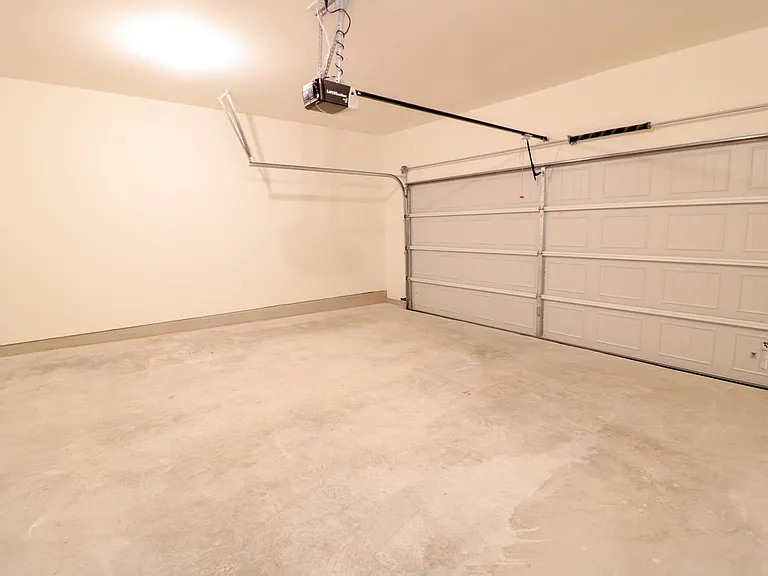 6416 Routenburn St — Photo 18