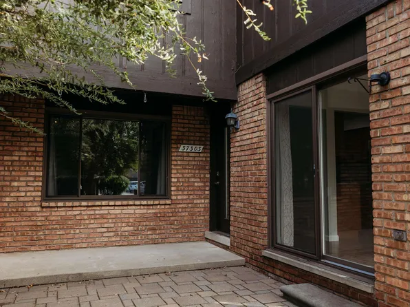 37303 Clubhouse Dr, Sterling Heights, MI 48312