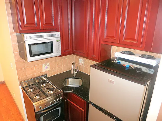 Rented by J Misrahi Realty Corp | media 19