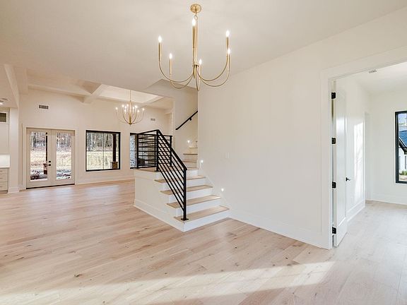 3rd image of 7048 Hannah Ln