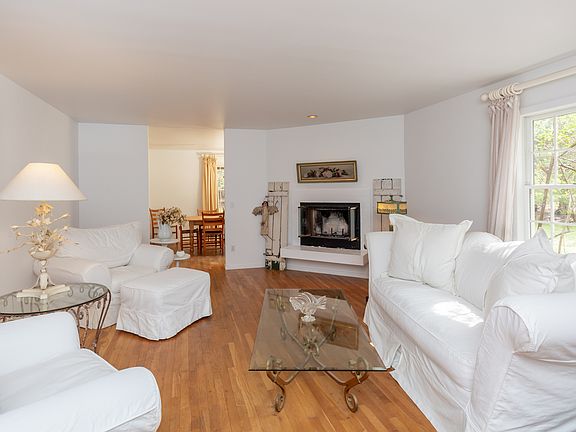 5th image of 19 Briarcroft Dr