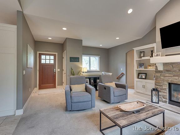 5th image of 4808 Firefly Dr NE