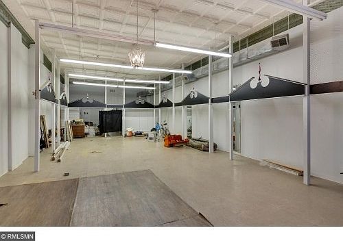 4th image of 215 N Sibley Ave