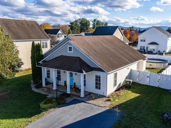 1007 Pendleton Dr, Waynesboro, VA 22980