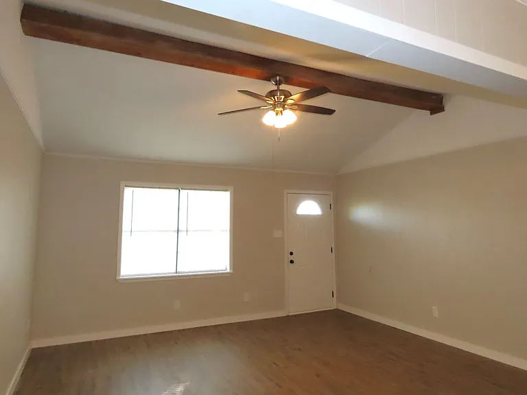 10556 Twin Oaks Dr — Photo 3