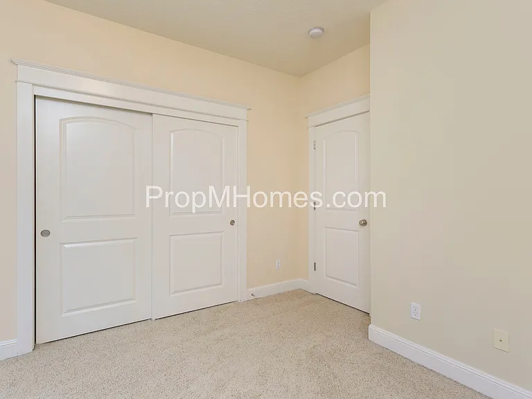5121 N Williams Ave — Photo 17
