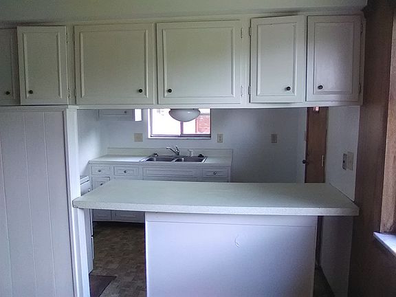5th image of 650 E 91st St