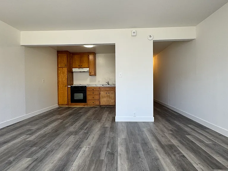 2541 Folsom St #4 — Photo 4
