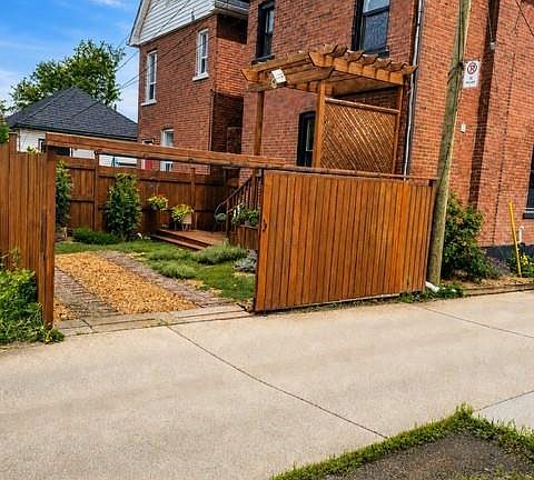 4th image of 26 Campbell Ave