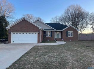 152 Crab Apple Rd, Huntsville, AL 35811