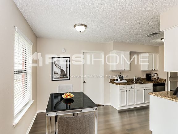 3rd image of 1729 Wurzburg Dr