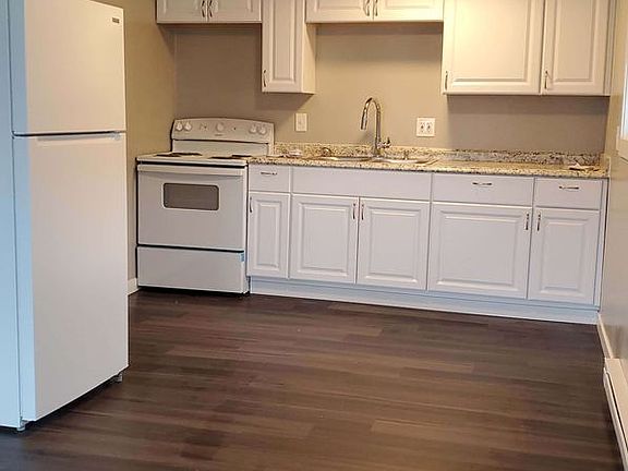4th image of 248 Forest St #248