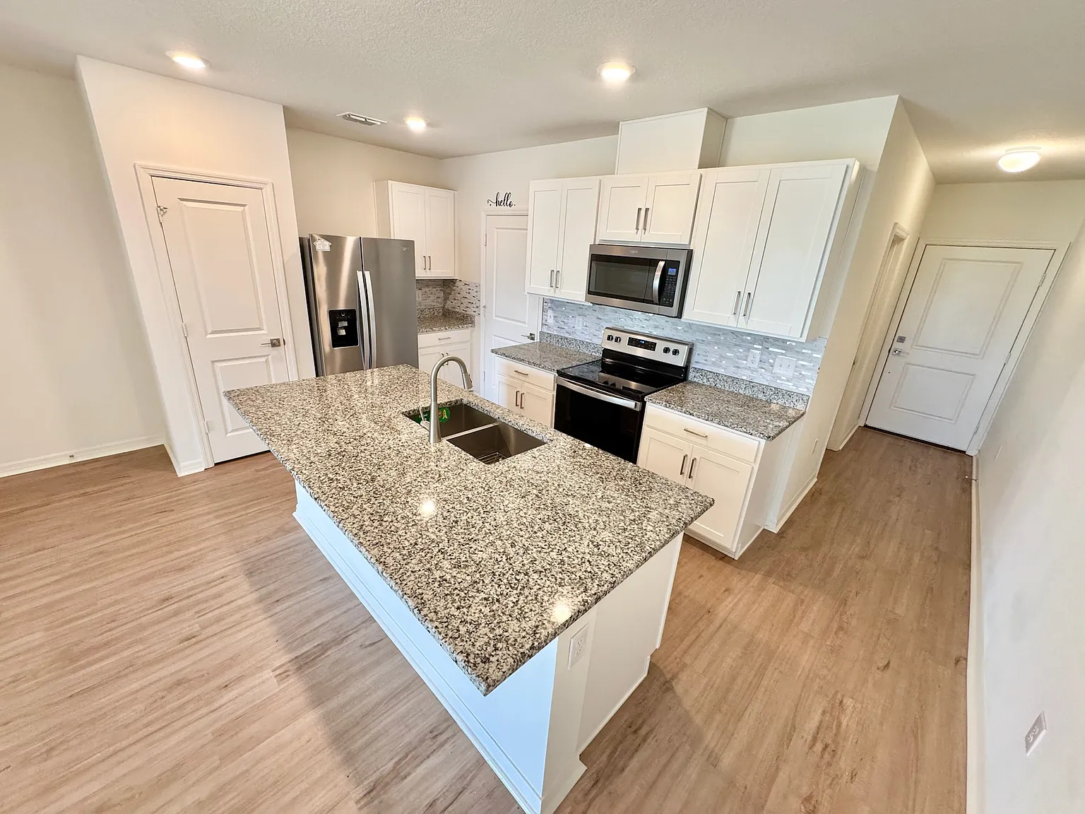 3 bed, 2.5 bath, 1501 sqft, $1,850 — Photo 3