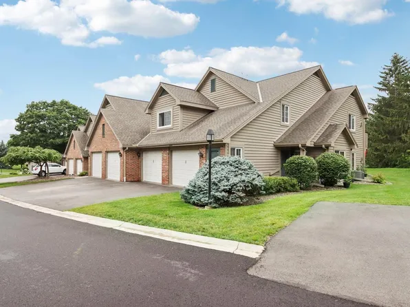 18695 Brookfield Lake COURT #36, Brookfield, WI 53045