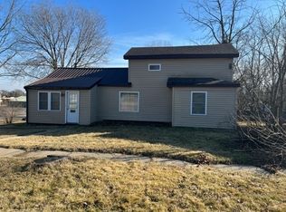 220 E College St, Sandwich, IL 60548