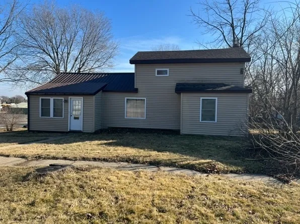 220 E College St, Sandwich, IL 60548