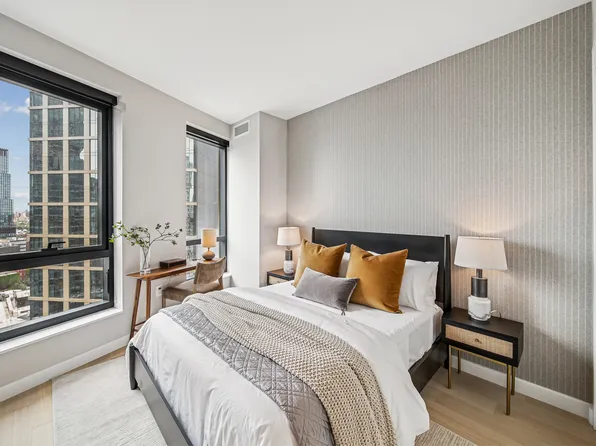 567 Fulton Street image 2 of 27