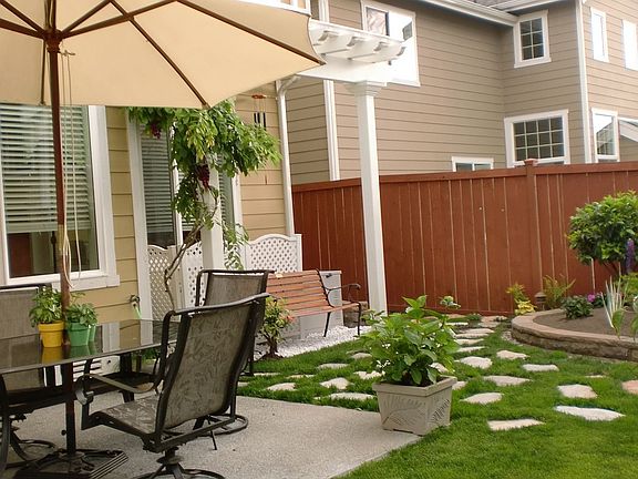 Backyard 2nd arbor