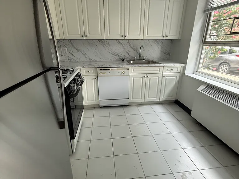 64-05 186th Ln #C — Photo 10