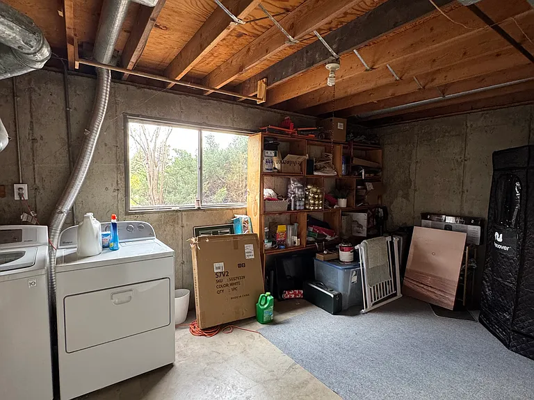 1083 E Fremont Cir N — Photo 35