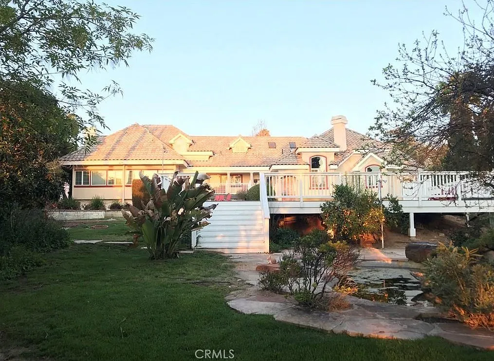 4 bed, 4327 sqft, $5,200 — Photo 3