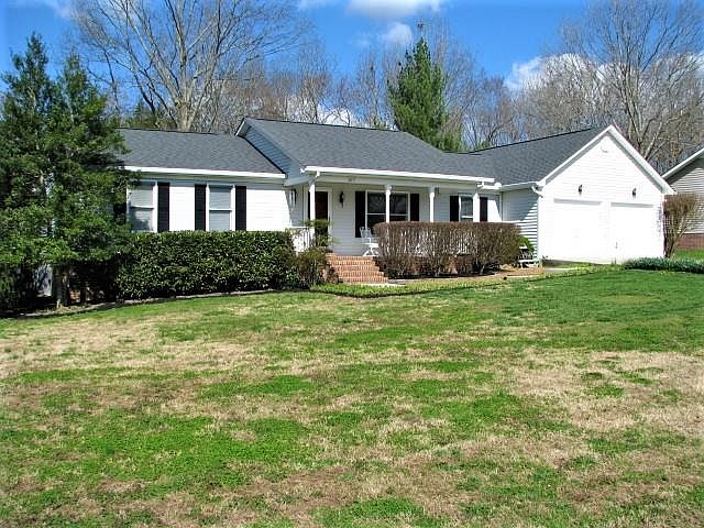 1st image of 107 Lantern Ln