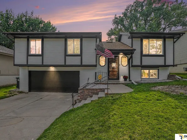 6318 N 112th Cir, Omaha, NE 68164