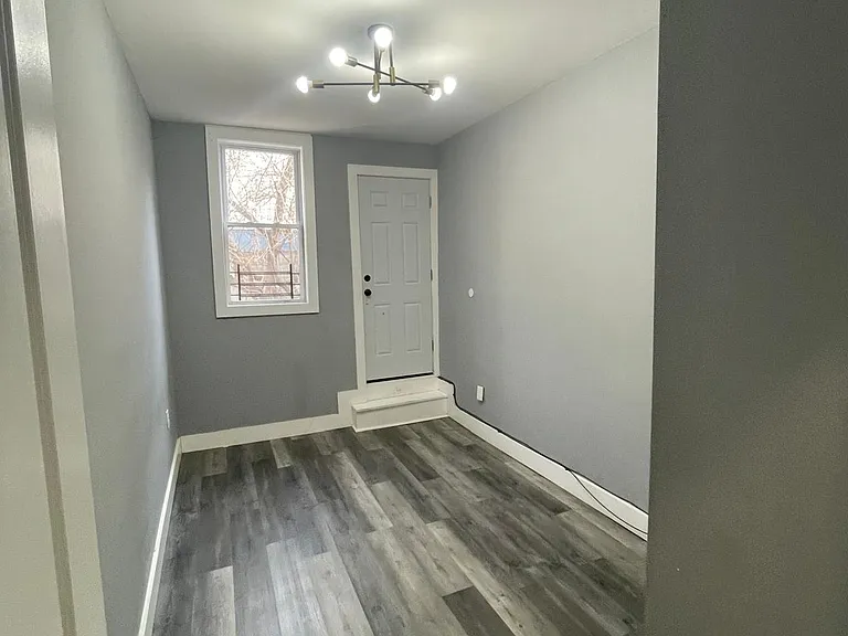 235 2nd St #2 — Photo 6