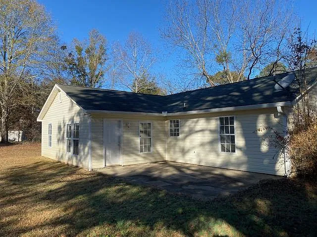 4 bed, 1574 sqft, $2,100 — Photo 3