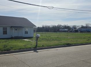 614 N 2nd St, Sanger, TX 76266