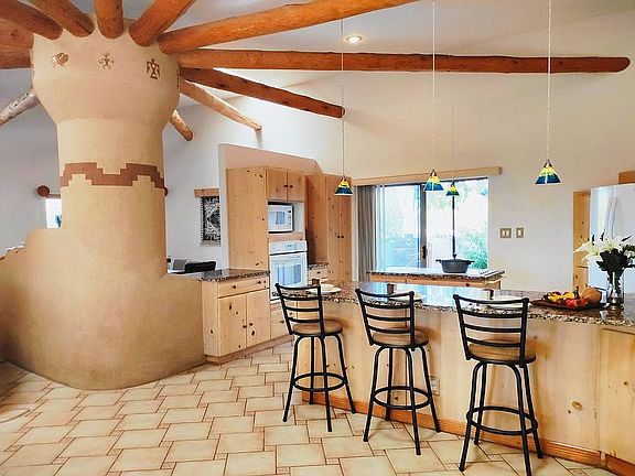 Kitchen/breakfast bar