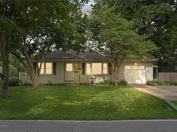 606 NW Central St, Lees Summit, MO 64063